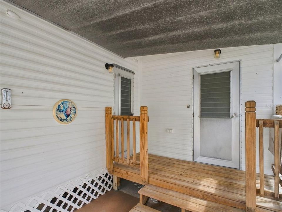 For Sale: $69,900 (1 beds, 1 baths, 486 Square Feet)