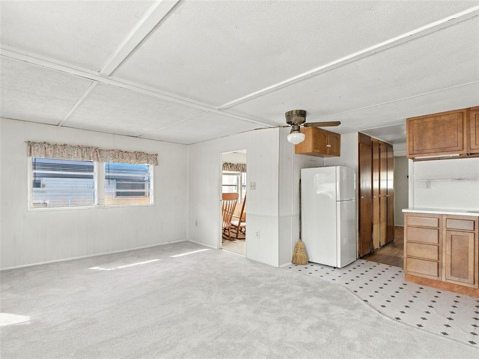 For Sale: $69,900 (1 beds, 1 baths, 486 Square Feet)