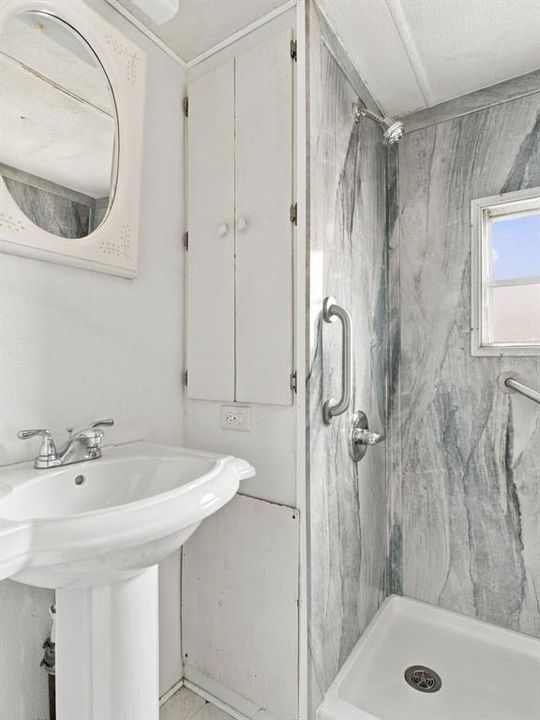 For Sale: $69,900 (1 beds, 1 baths, 486 Square Feet)