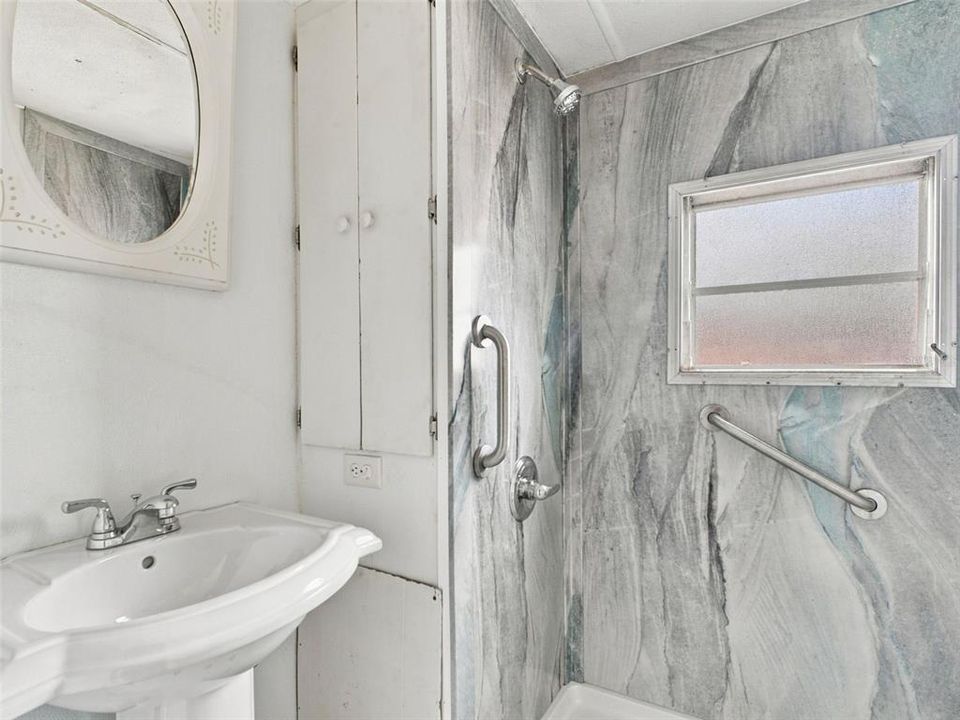 For Sale: $69,900 (1 beds, 1 baths, 486 Square Feet)