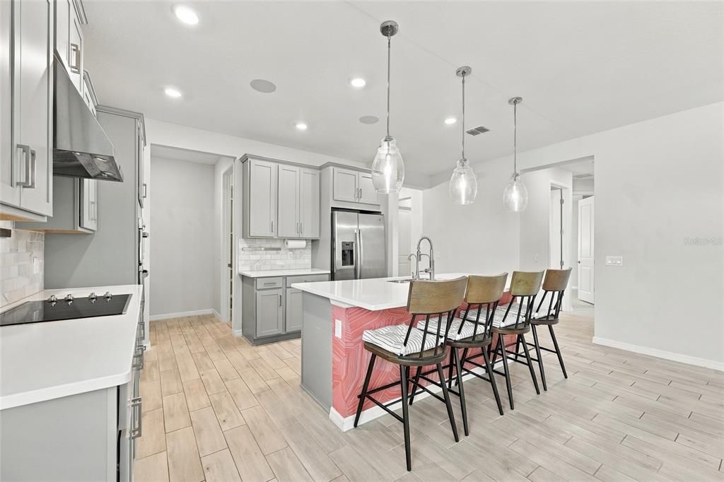 En Venta: $459,900 (4 camas, 3 baños, 2420 Pies cuadrados)