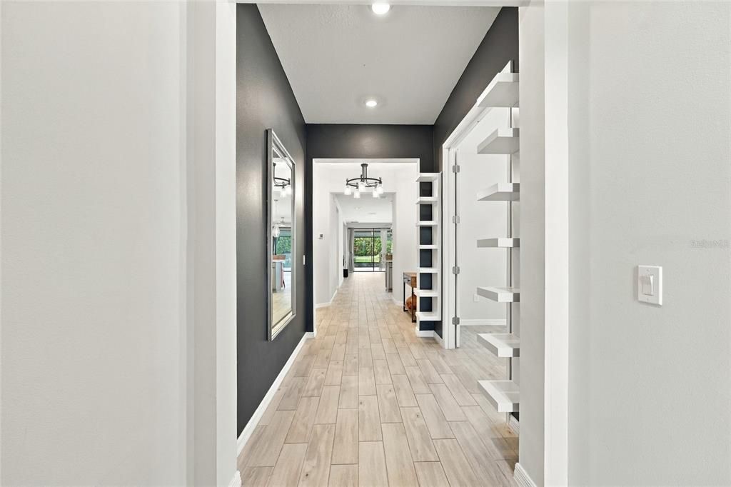 En Venta: $459,900 (4 camas, 3 baños, 2420 Pies cuadrados)