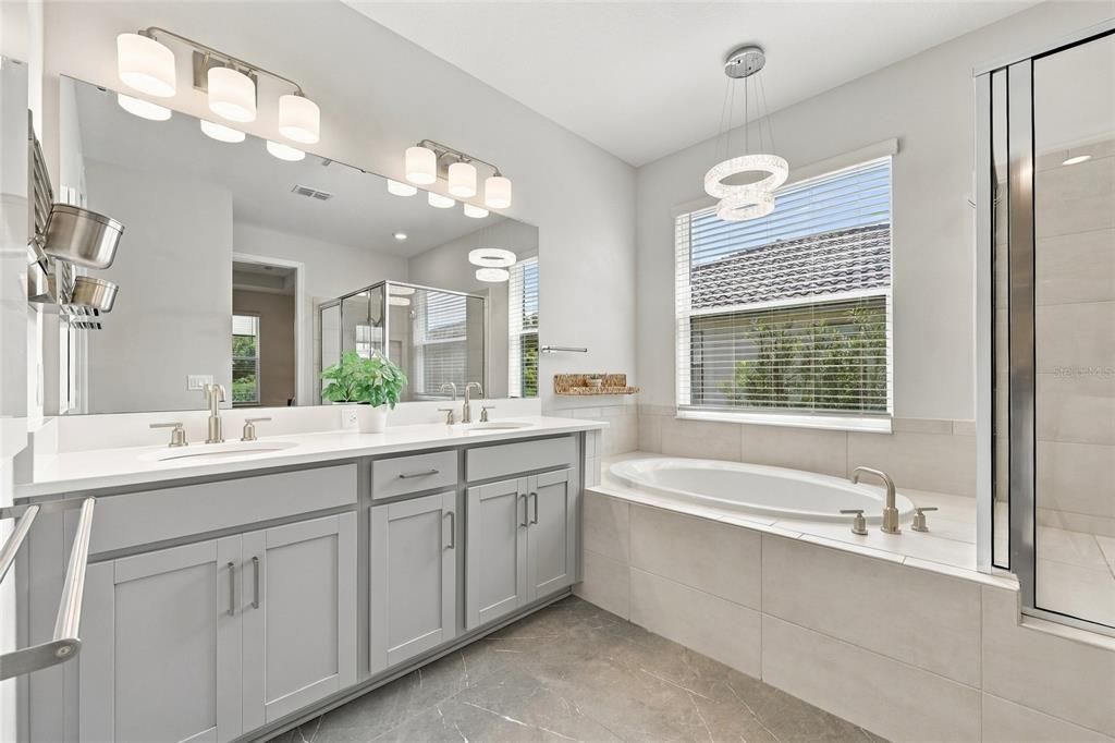 En Venta: $459,900 (4 camas, 3 baños, 2420 Pies cuadrados)