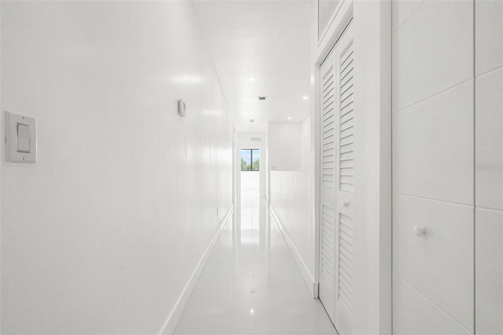En Venta: $790,000 (3 camas, 2 baños, 2028 Pies cuadrados)