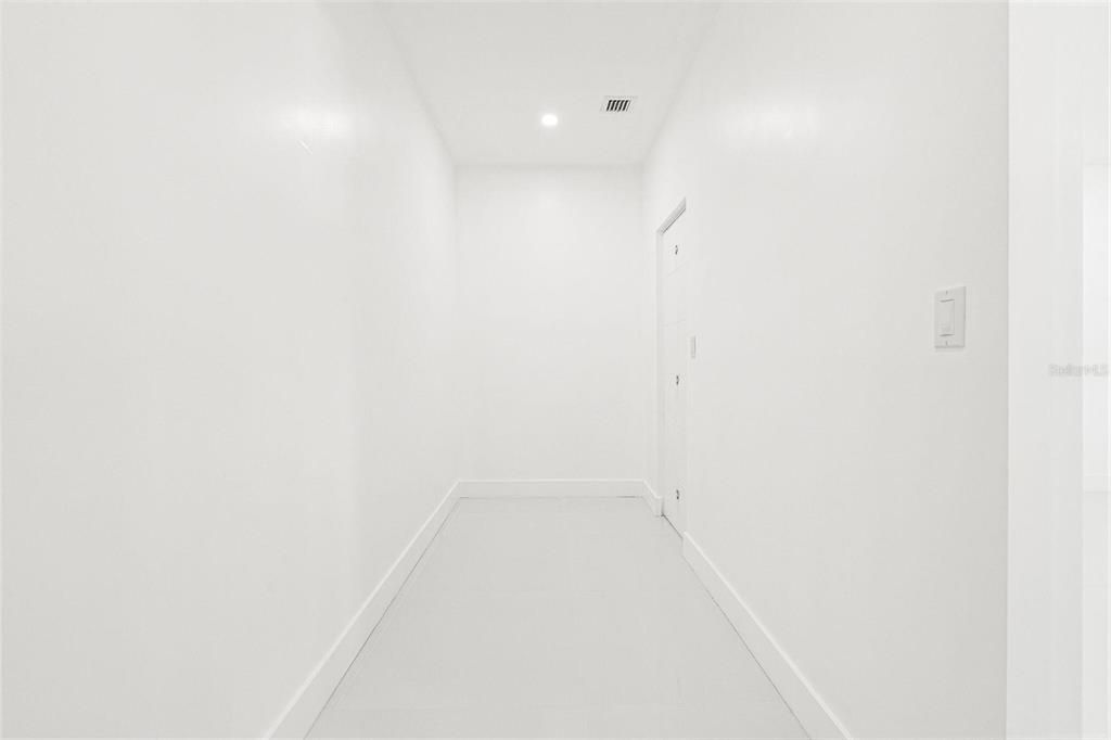 En Venta: $790,000 (3 camas, 2 baños, 2028 Pies cuadrados)