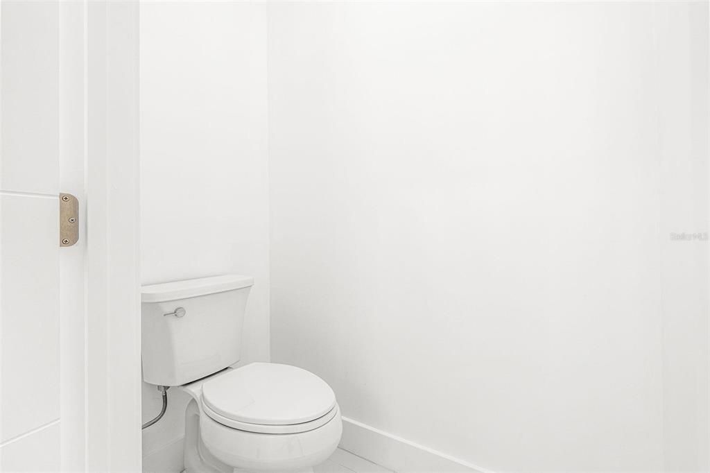 En Venta: $790,000 (3 camas, 2 baños, 2028 Pies cuadrados)