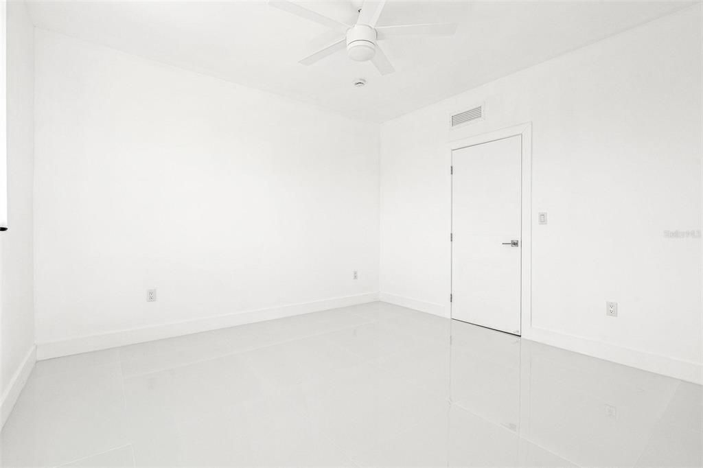 En Venta: $790,000 (3 camas, 2 baños, 2028 Pies cuadrados)