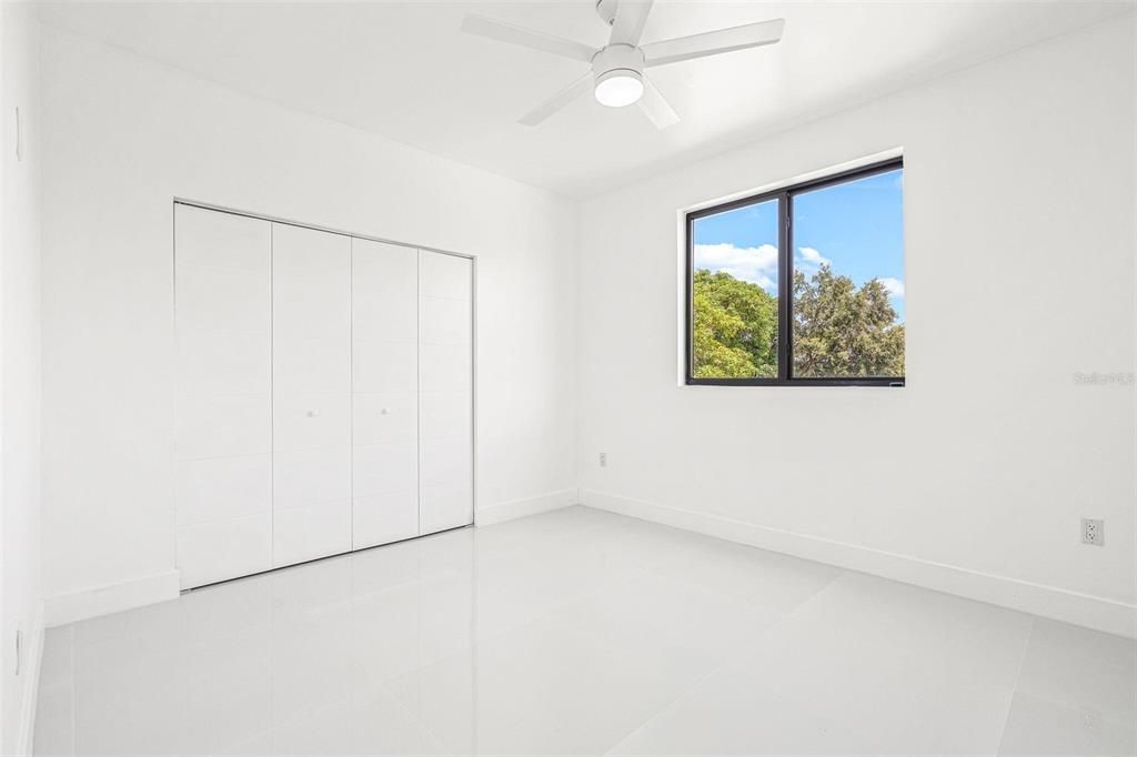 En Venta: $790,000 (3 camas, 2 baños, 2028 Pies cuadrados)