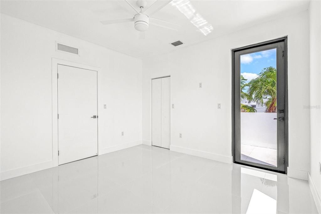 En Venta: $790,000 (3 camas, 2 baños, 2028 Pies cuadrados)