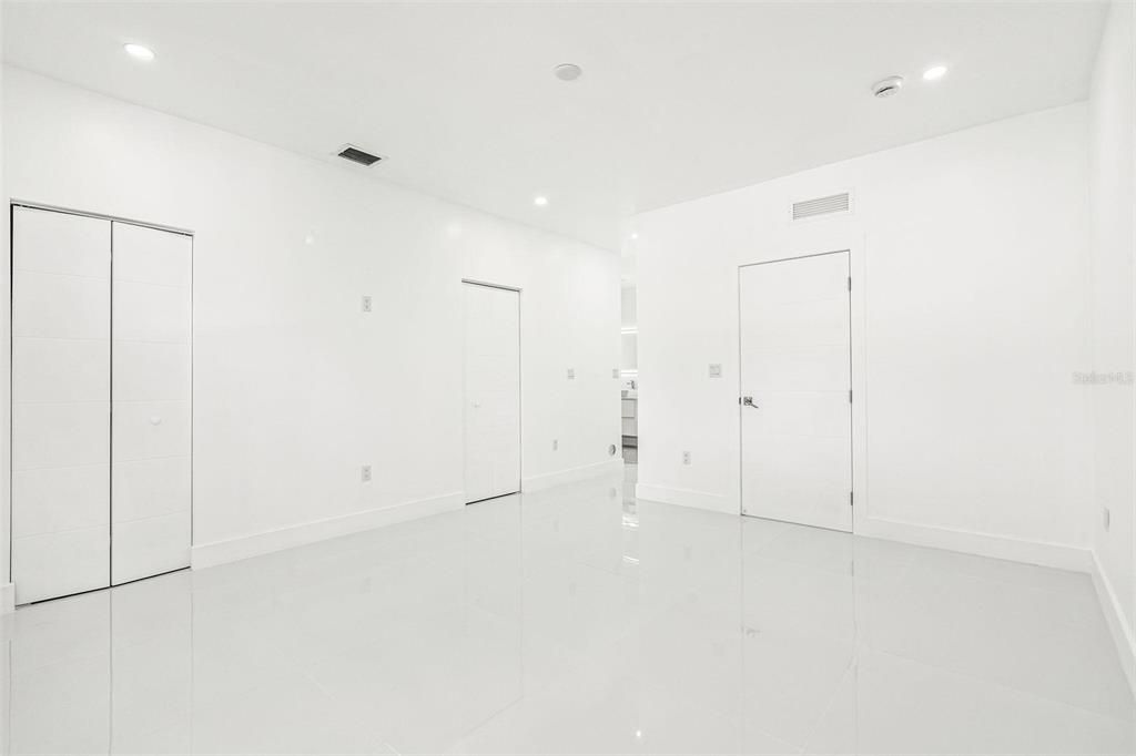 En Venta: $790,000 (3 camas, 2 baños, 2028 Pies cuadrados)