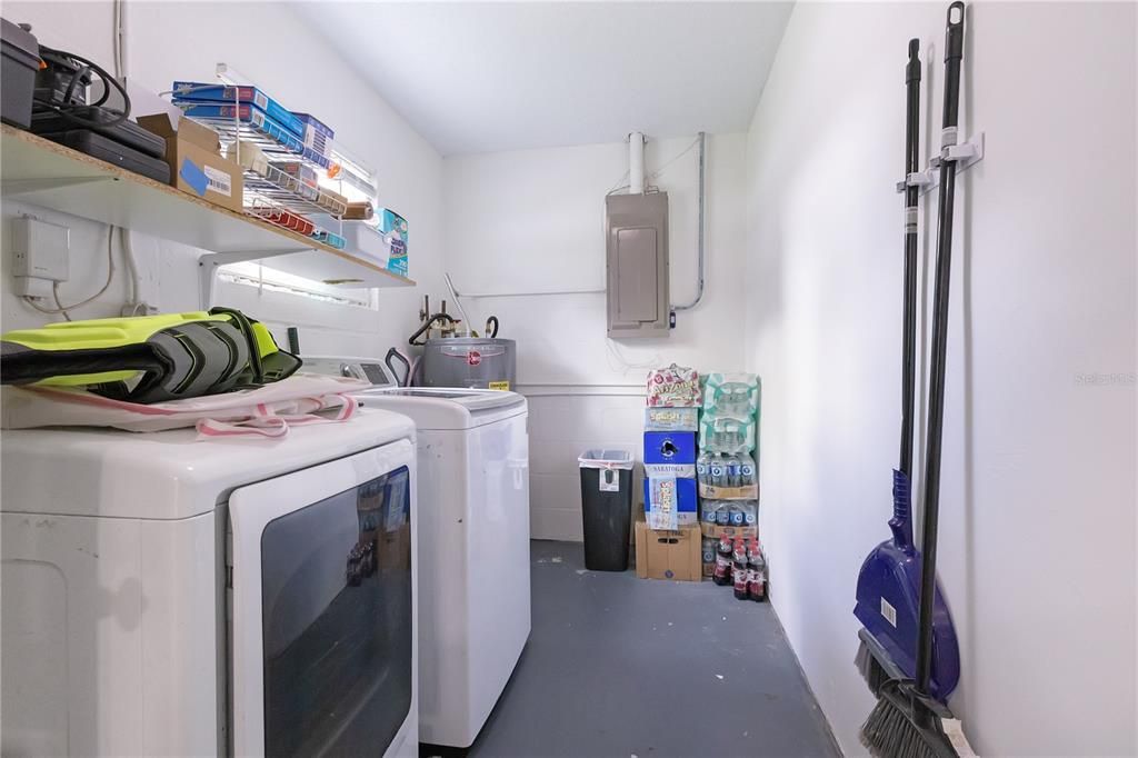 En Venta: $259,000 (4 camas, 2 baños, 1431 Pies cuadrados)
