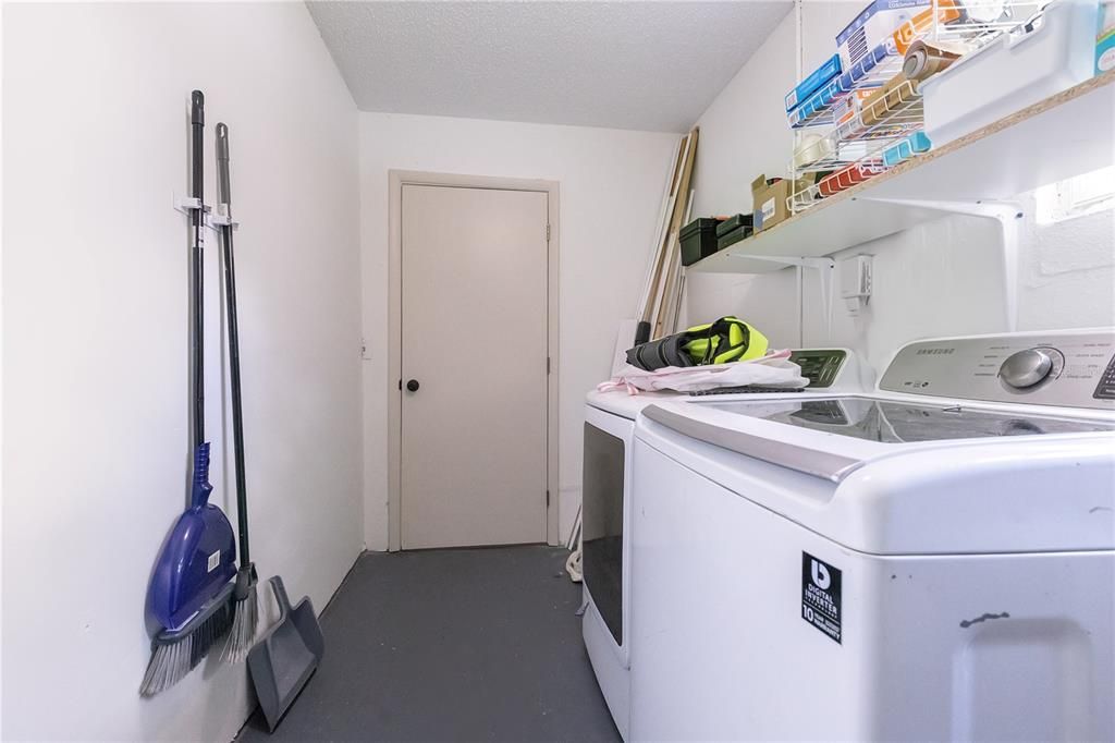 En Venta: $259,000 (4 camas, 2 baños, 1431 Pies cuadrados)