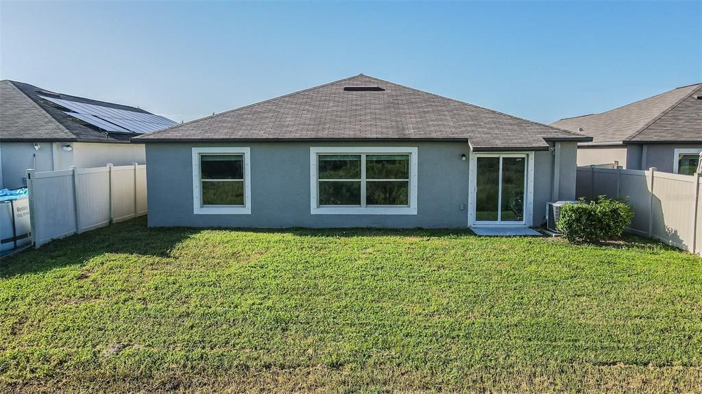 En Venta: $309,900 (4 camas, 2 baños, 1936 Pies cuadrados)