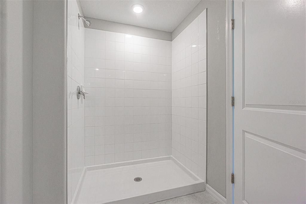 En Venta: $309,900 (4 camas, 2 baños, 1936 Pies cuadrados)
