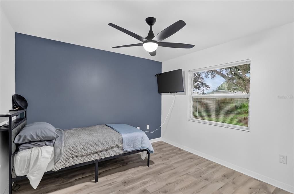 For Sale: $300,000 (4 beds, 2 baths, 1606 Square Feet)