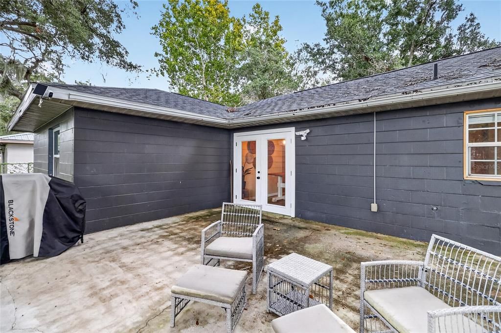 For Sale: $300,000 (4 beds, 2 baths, 1606 Square Feet)
