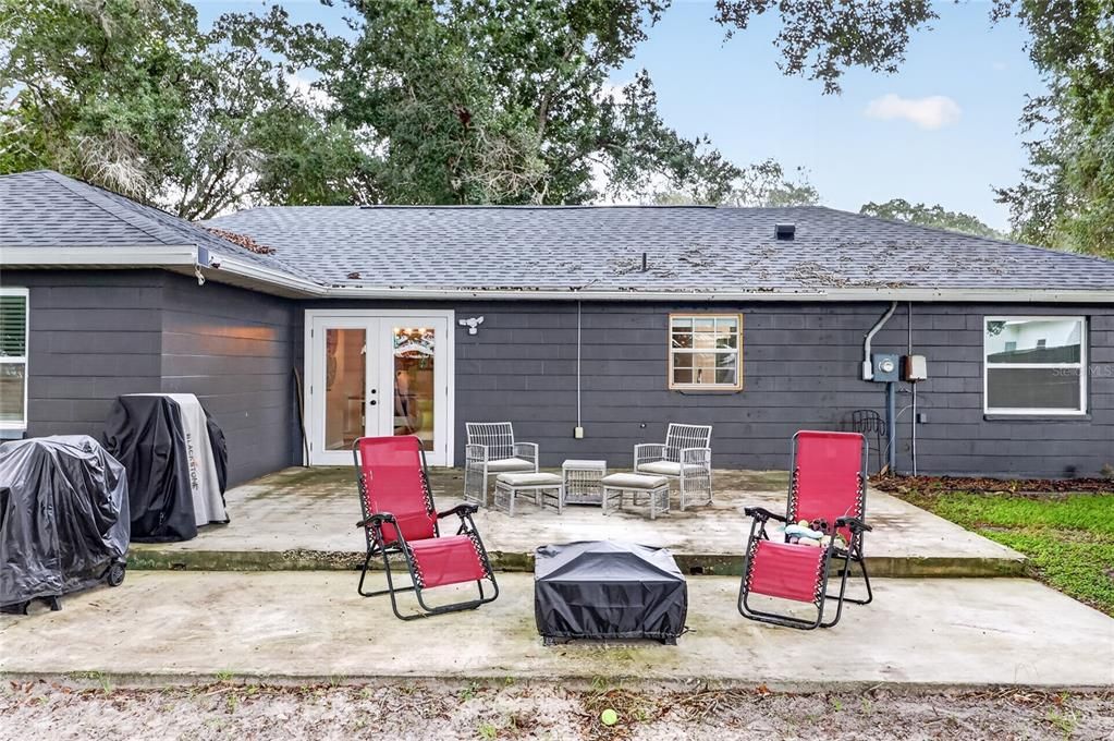 For Sale: $300,000 (4 beds, 2 baths, 1606 Square Feet)