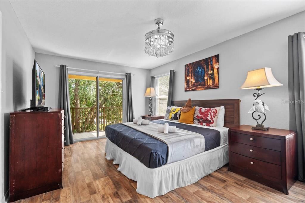En Venta: $295,000 (4 camas, 3 baños, 1856 Pies cuadrados)