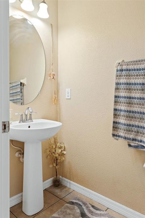 For Sale: $239,999 (2 beds, 2 baths, 1192 Square Feet)