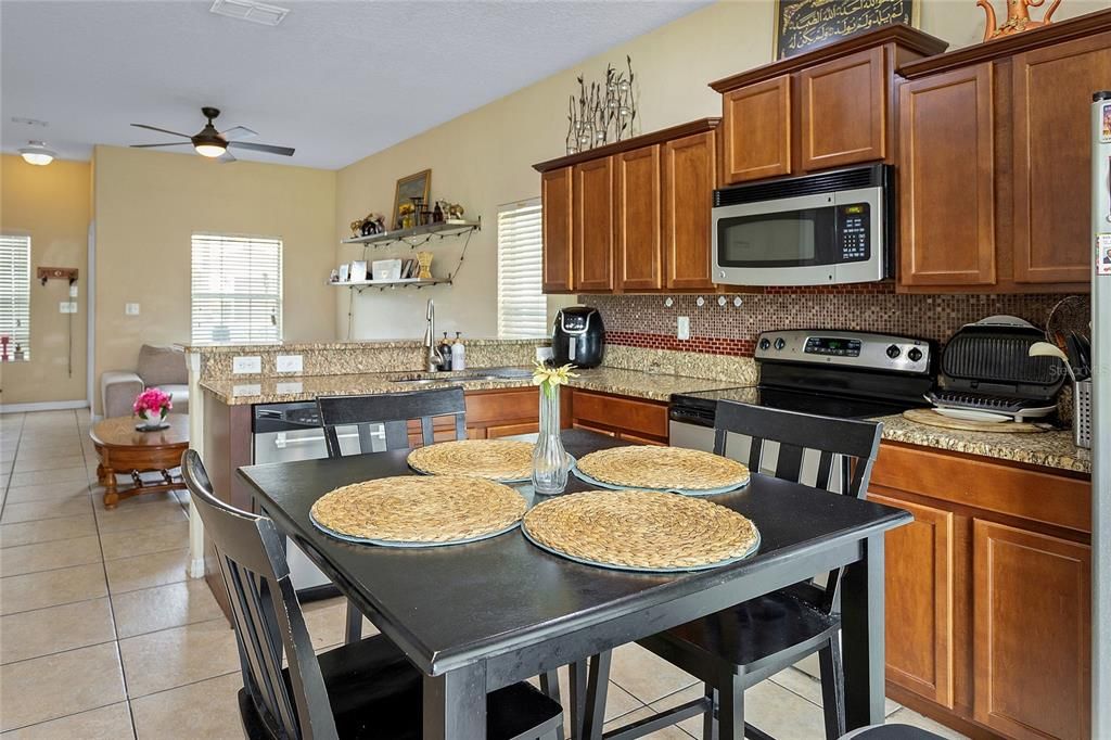 For Sale: $239,999 (2 beds, 2 baths, 1192 Square Feet)