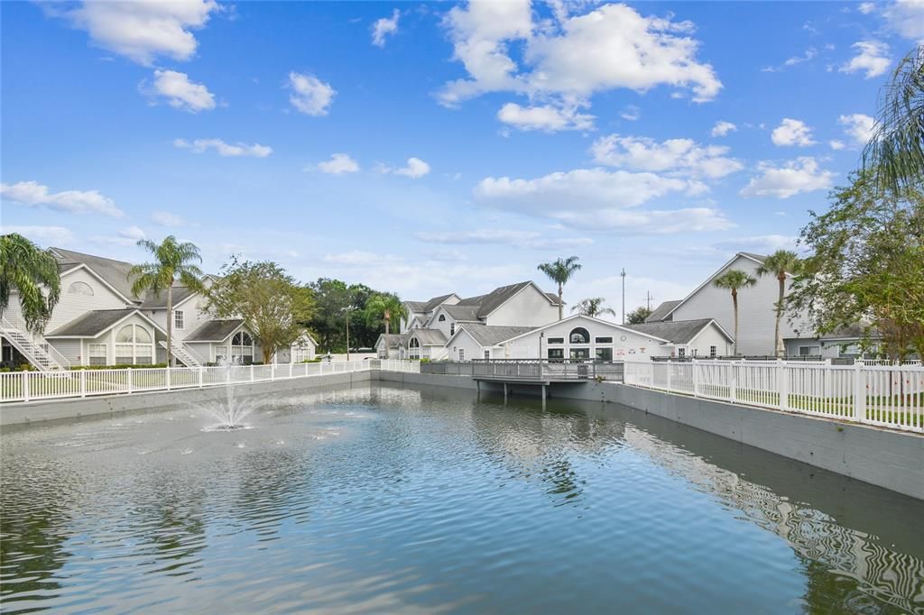 For Sale: $199,900 (2 beds, 2 baths, 964 Square Feet)