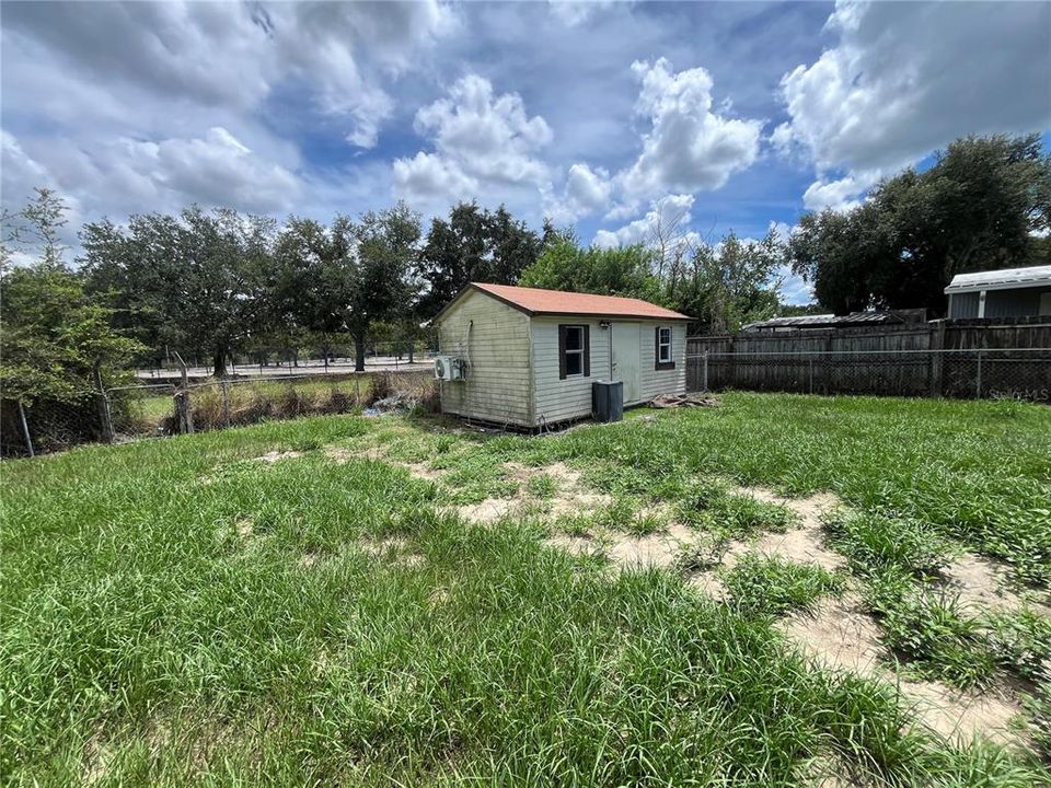 For Sale: $169,900 (2 beds, 1 baths, 768 Square Feet)