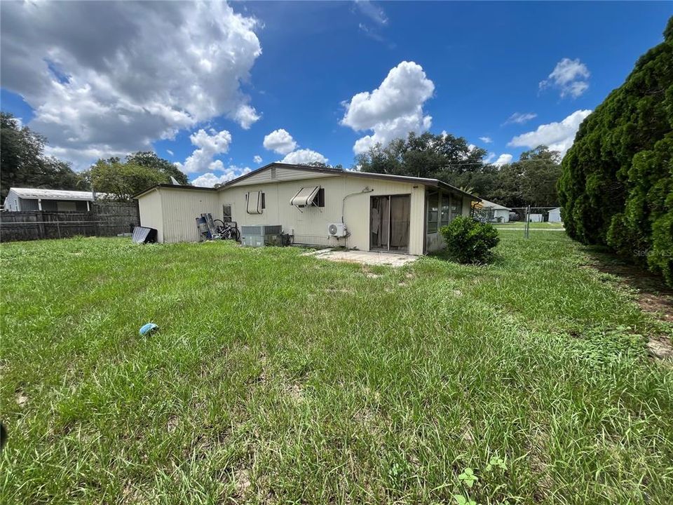 For Sale: $169,900 (2 beds, 1 baths, 768 Square Feet)