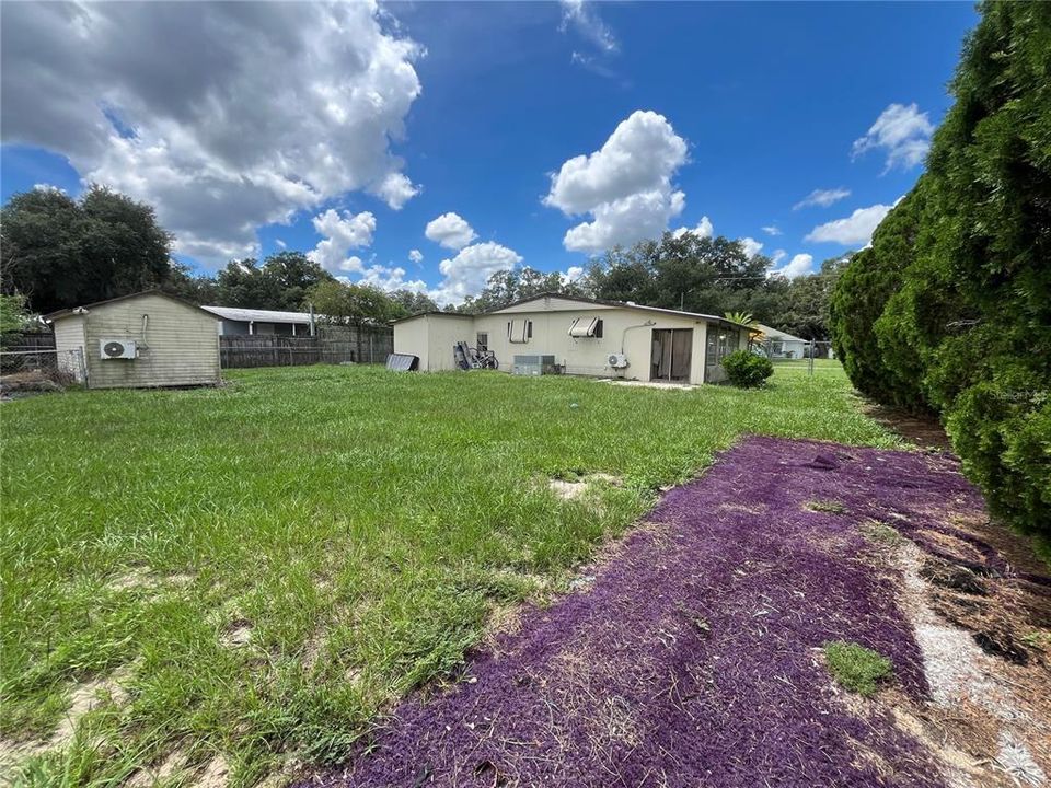 For Sale: $169,900 (2 beds, 1 baths, 768 Square Feet)