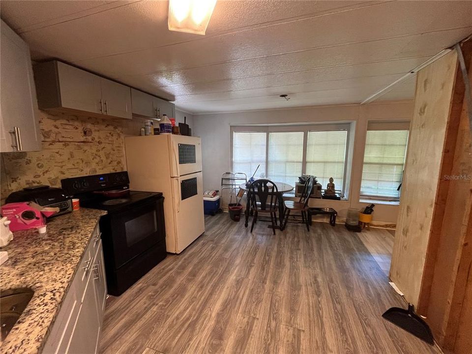 For Sale: $169,900 (2 beds, 1 baths, 768 Square Feet)