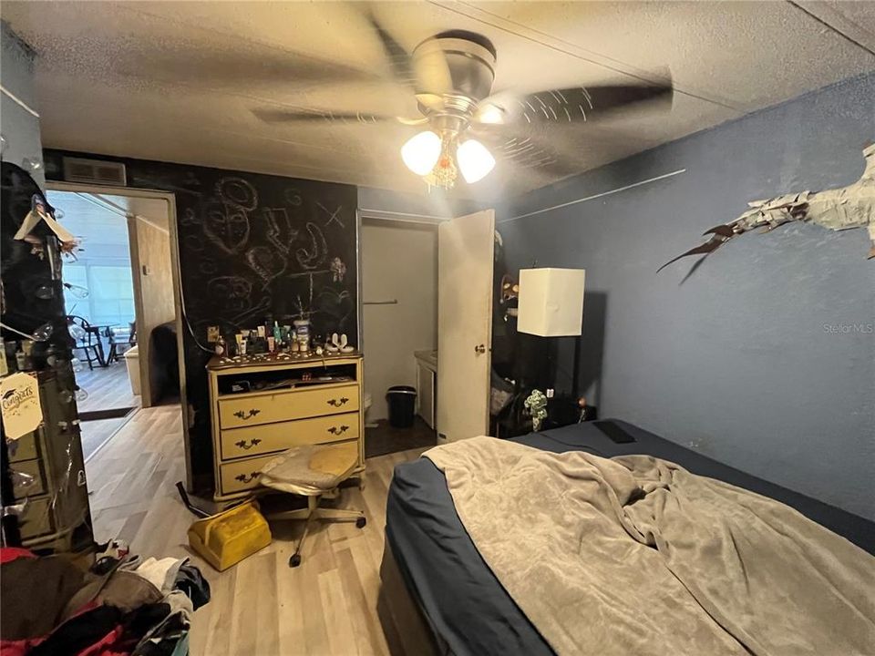 For Sale: $169,900 (2 beds, 1 baths, 768 Square Feet)