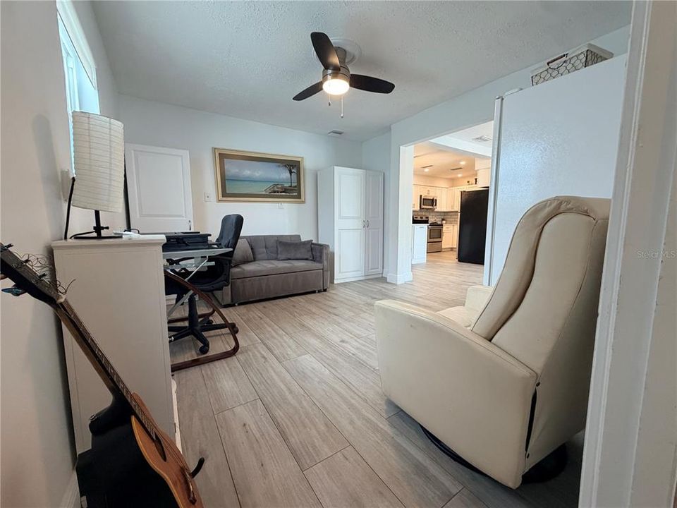 For Sale: $549,999 (4 beds, 2 baths, 1594 Square Feet)