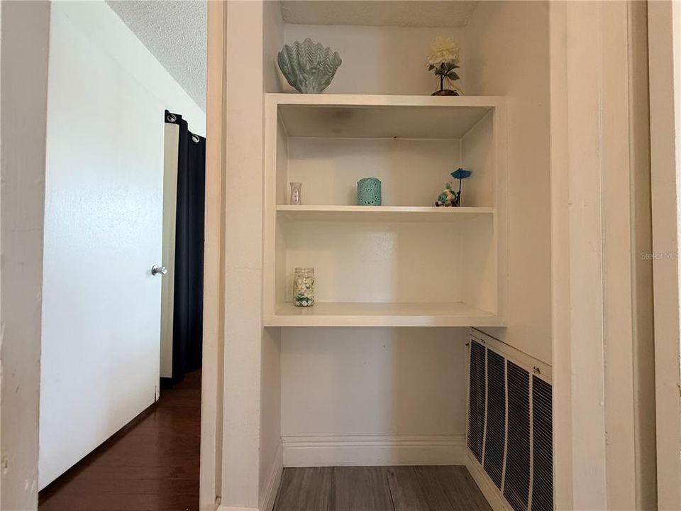 For Sale: $549,999 (4 beds, 2 baths, 1594 Square Feet)