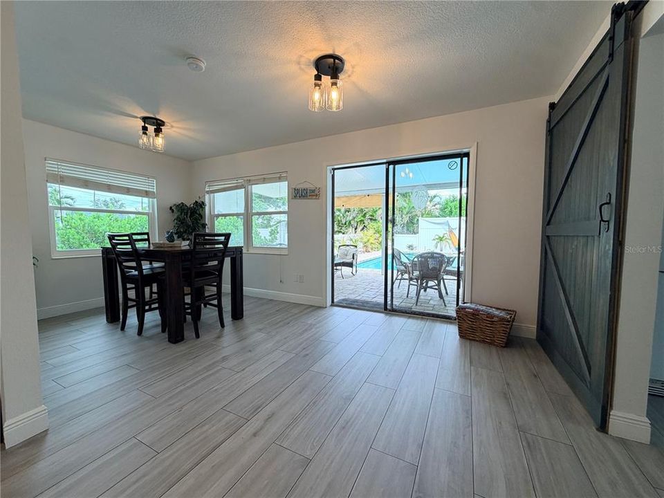 For Sale: $549,999 (4 beds, 2 baths, 1594 Square Feet)
