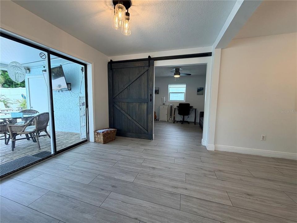 For Sale: $549,999 (4 beds, 2 baths, 1594 Square Feet)