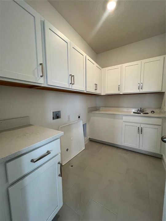 En Venta: $699,990 (4 camas, 3 baños, 2843 Pies cuadrados)