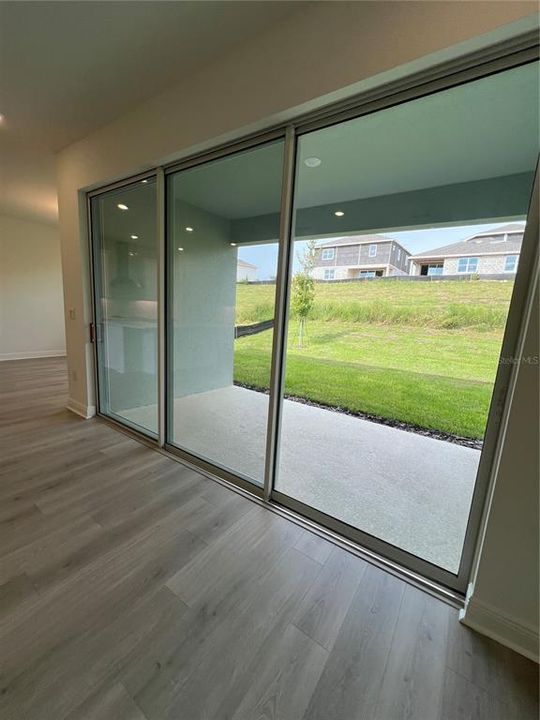 En Venta: $699,990 (4 camas, 3 baños, 2843 Pies cuadrados)