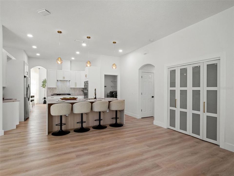 En Venta: $639,900 (5 camas, 3 baños, 3078 Pies cuadrados)
