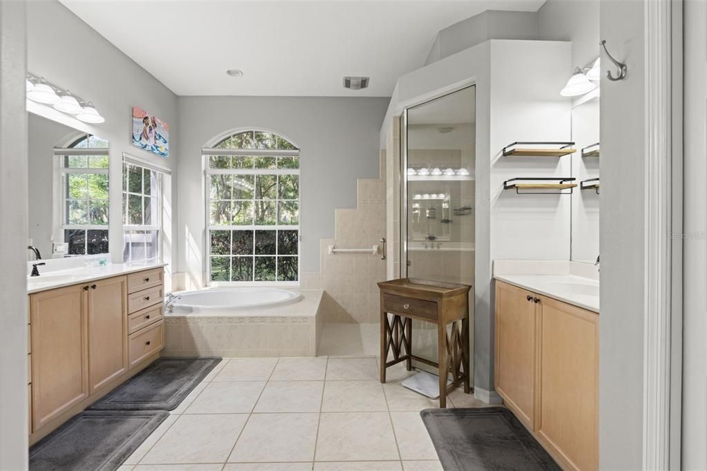 For Sale: $719,900 (3 beds, 3 baths, 2852 Square Feet)