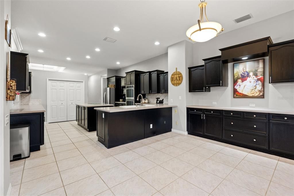 For Sale: $719,900 (3 beds, 3 baths, 2852 Square Feet)