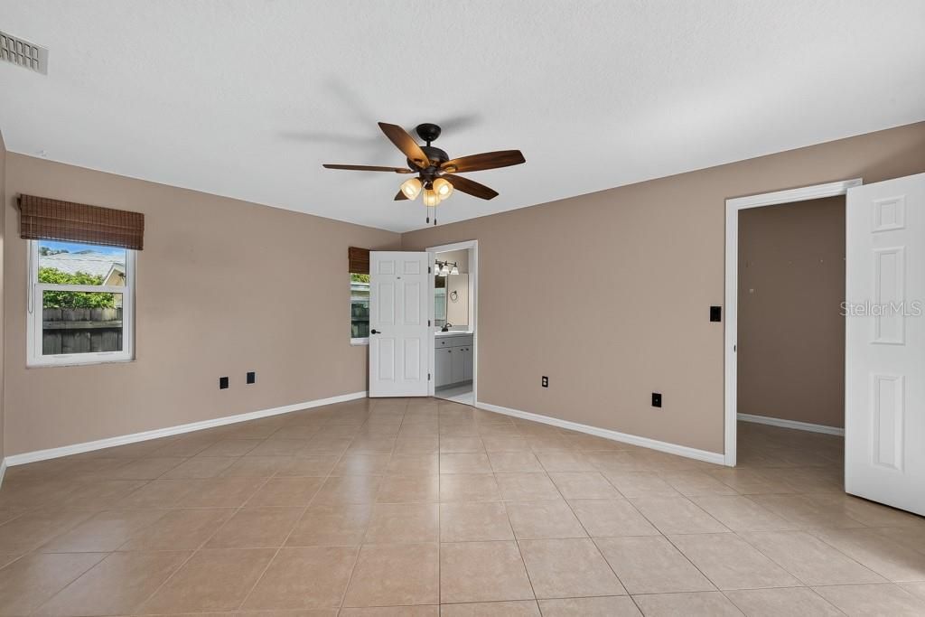 For Sale: $375,000 (3 beds, 2 baths, 1320 Square Feet)
