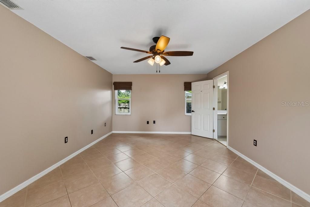 For Sale: $375,000 (3 beds, 2 baths, 1320 Square Feet)