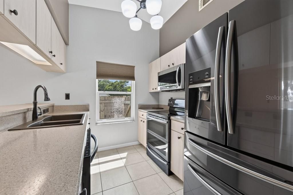 For Sale: $375,000 (3 beds, 2 baths, 1320 Square Feet)