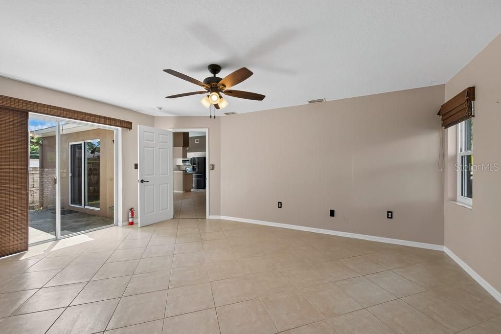 For Sale: $375,000 (3 beds, 2 baths, 1320 Square Feet)