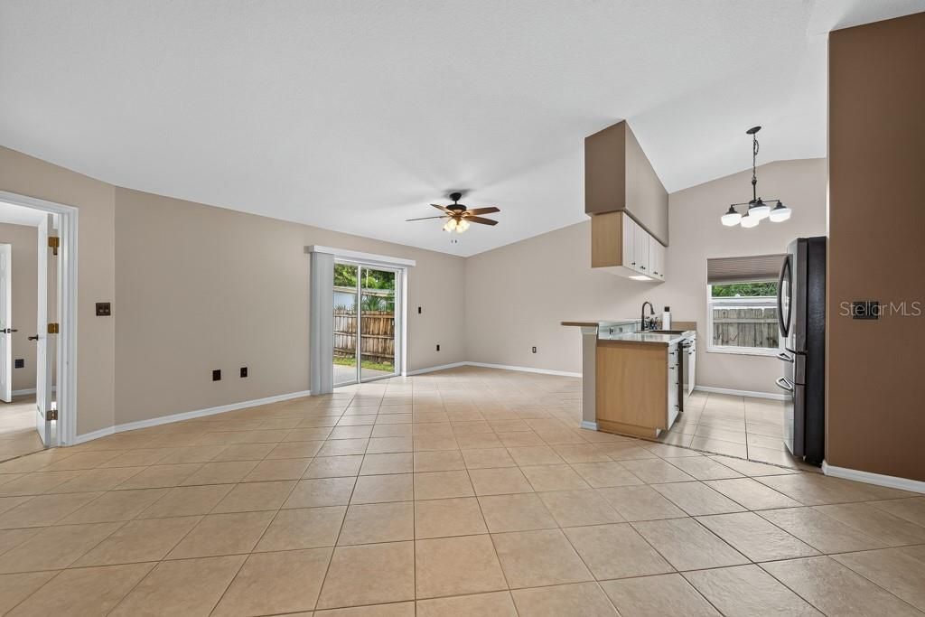 For Sale: $375,000 (3 beds, 2 baths, 1320 Square Feet)