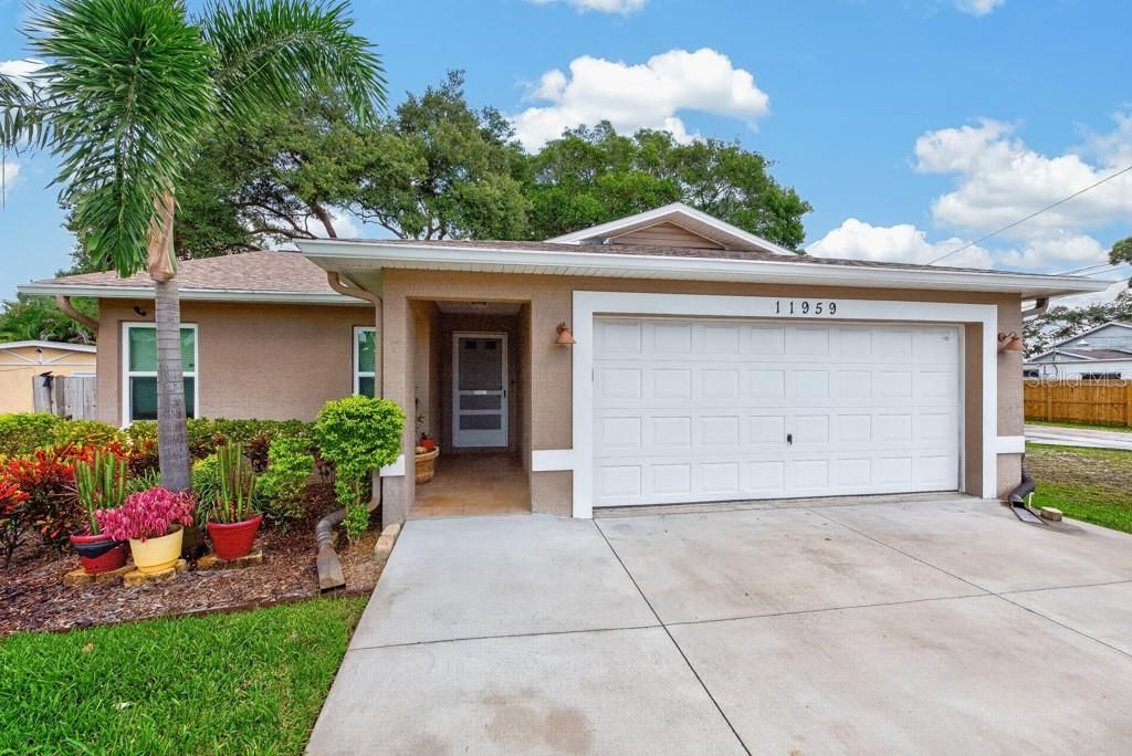 For Sale: $375,000 (3 beds, 2 baths, 1320 Square Feet)