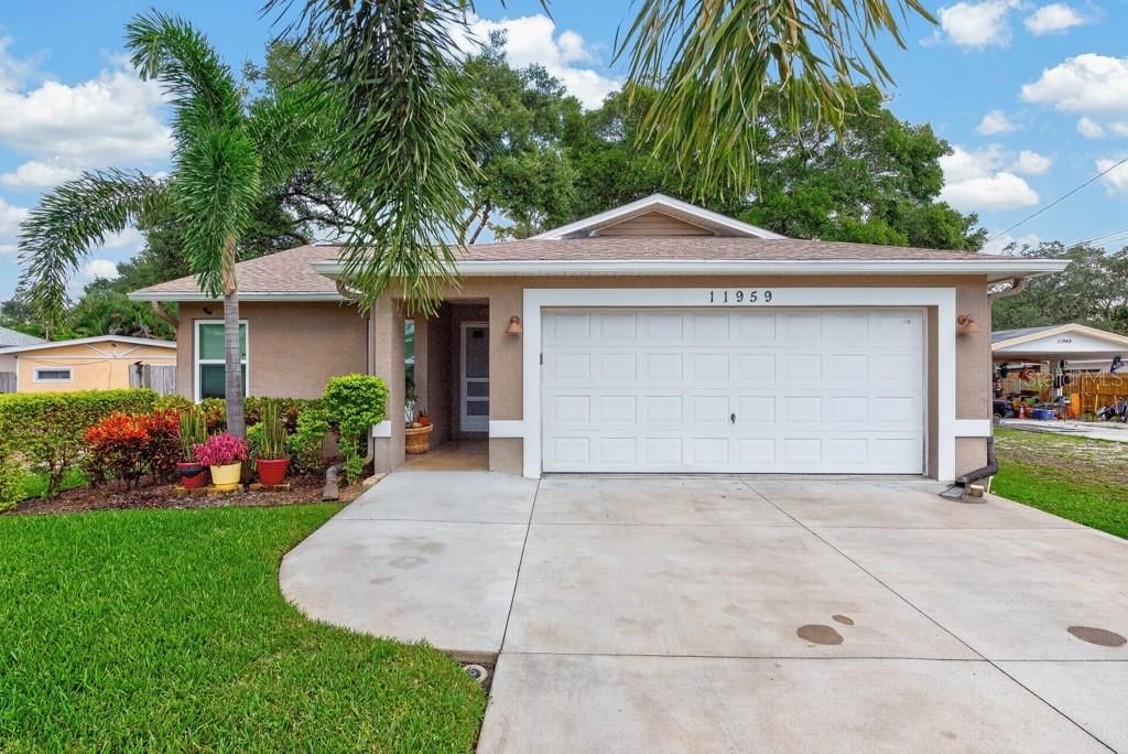 For Sale: $375,000 (3 beds, 2 baths, 1320 Square Feet)