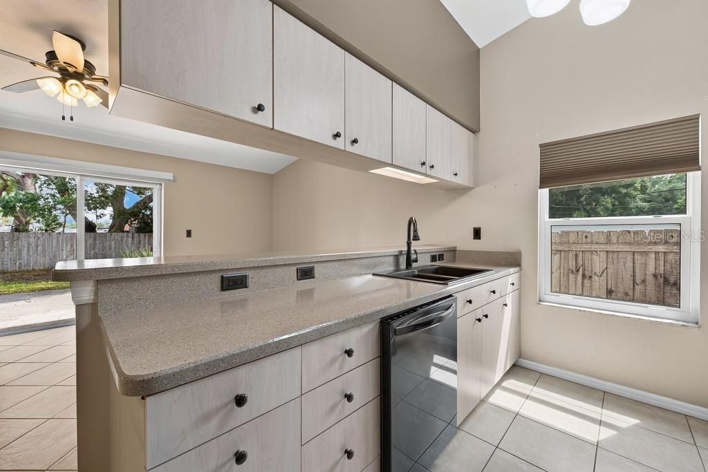 For Sale: $375,000 (3 beds, 2 baths, 1320 Square Feet)