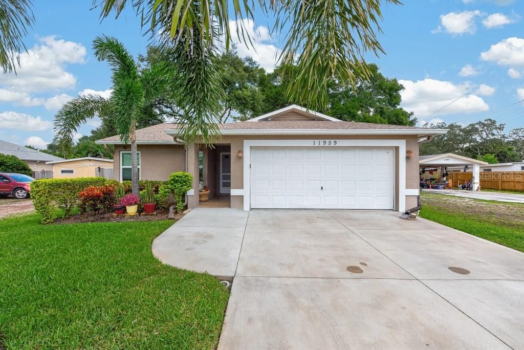 For Sale: $375,000 (3 beds, 2 baths, 1320 Square Feet)