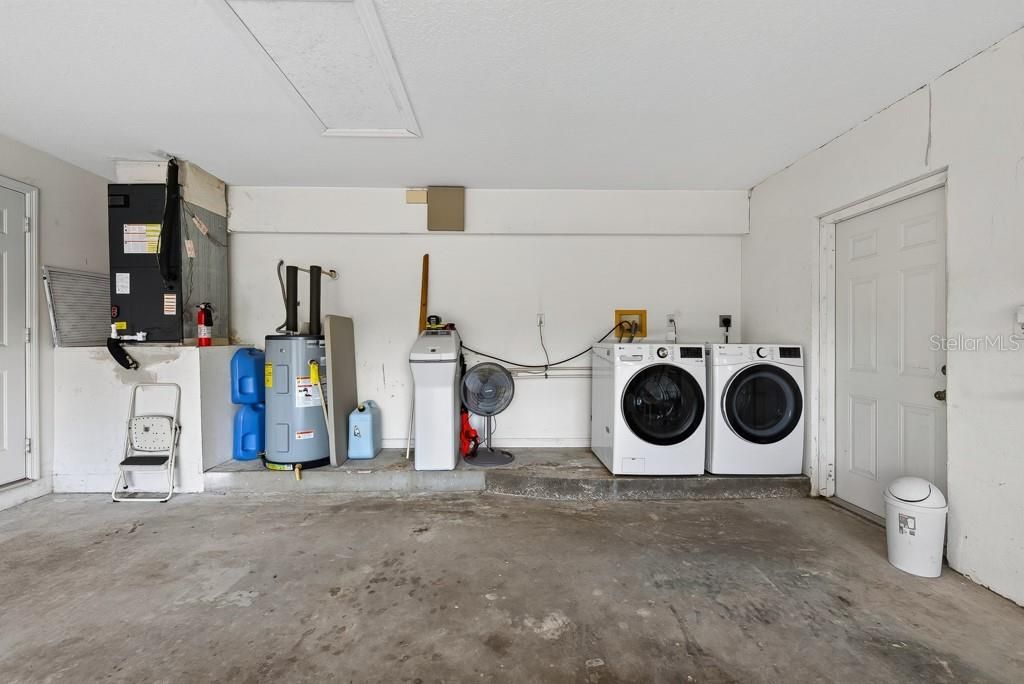 For Sale: $375,000 (3 beds, 2 baths, 1320 Square Feet)