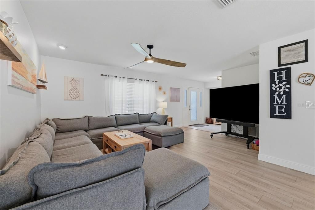 For Sale: $729,000 (3 beds, 2 baths, 1870 Square Feet)